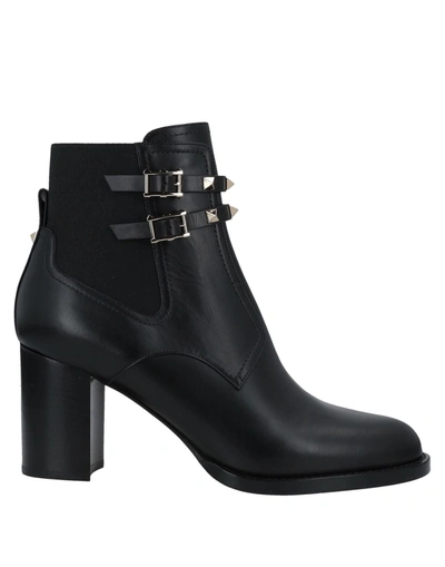 Valentino Garavani Ankle Boots In Black
