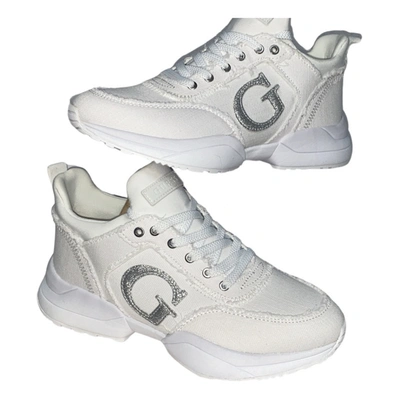 Pre-owned Guess Cloth Trainers In White