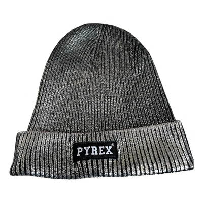 Pre-owned Pyrex Beanie In Silver