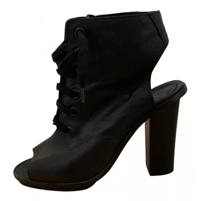 Pre-owned Claudie Pierlot Leather Sandals In Black