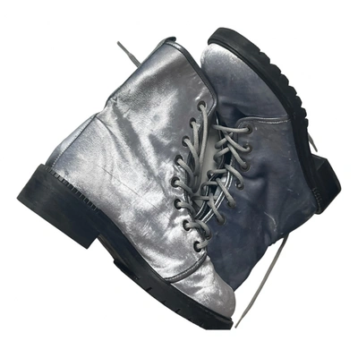 Pre-owned Stuart Weitzman Velvet Ankle Boots In Metallic