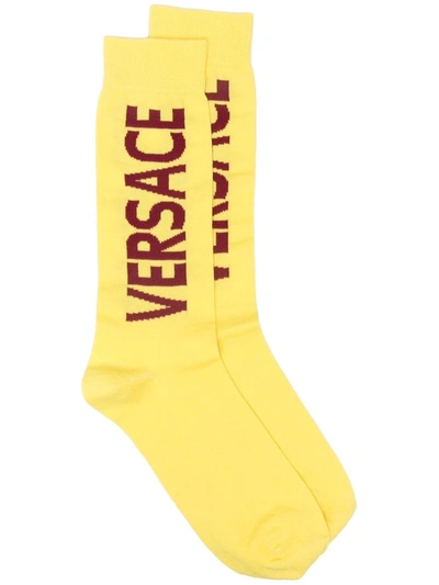 Versace Contrast Logo Stretch-cotton Socks In Yellow