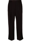 Vince Pleated Cropped Trousers In Schwarz