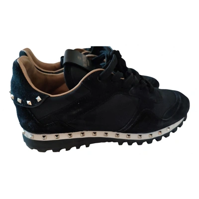 Pre-owned Valentino Garavani Rockrunner Leather Trainers In Black