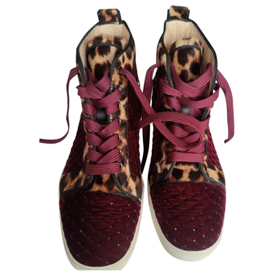 Pre-owned Christian Louboutin Lou Spikes Velvet Trainers In Burgundy