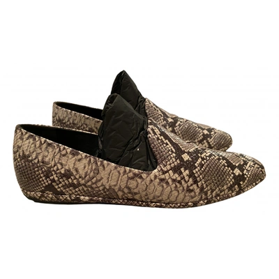 Pre-owned Vince Leather Ballet Flats In Beige