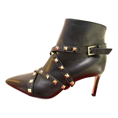 Pre-owned Valentino Garavani Rockstud Leather Ankle Boots In Black