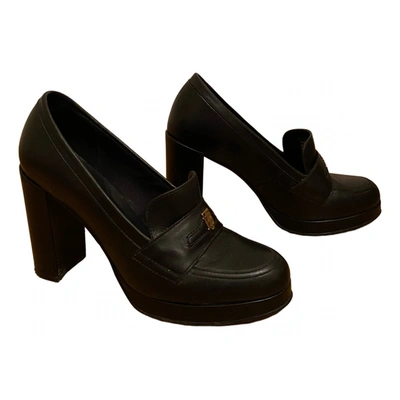 Pre-owned Tommy Hilfiger Patent Leather Flats In Black