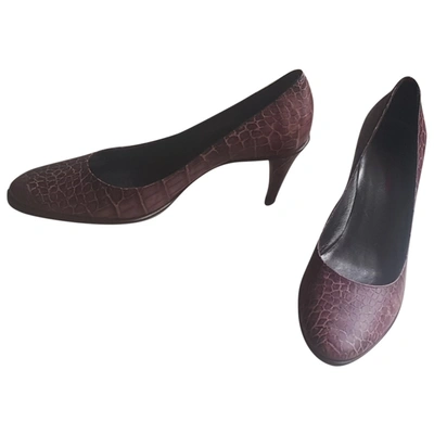 Pre-owned Giorgio Armani Leather Heels In Burgundy