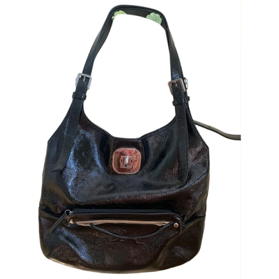 Pre-owned Longchamp Balzane Patent Leather Handbag In Black