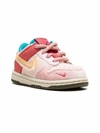 NIKE NIKE DUNK LOW "STRAWBERRY FREE LUNCH" SNEAKERS