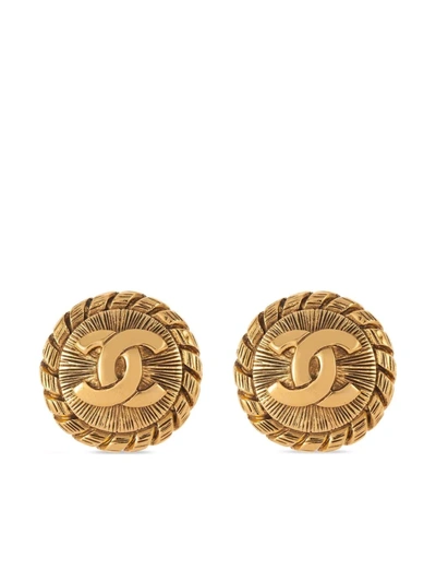Pre-owned Chanel 1980s Cc Round Clip-on Earrings In Gold