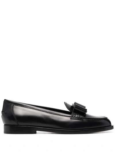 Ferragamo Vivaldo Leather Ballerina Shoes In Black  