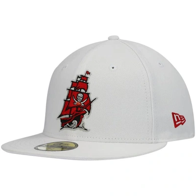 New Era Men's White Tampa Bay Buccaneers Omaha Alternate Logo 59fifty Fitted Hat
