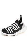 Y-3 Ultraboost 22 Stripe-trim Sneakers In Black/corewhite/chalkpear