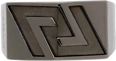 Versace Gunmetal Logo Debossed Ring In Silber