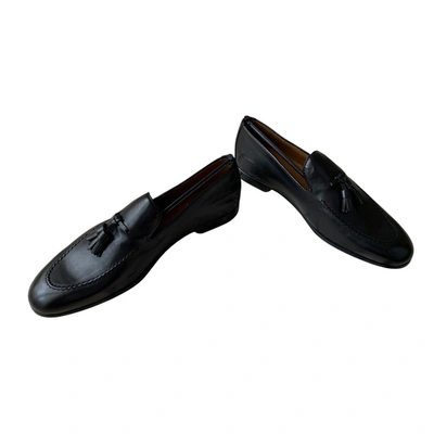 Pre-owned Doucal's Leather Flats In Black