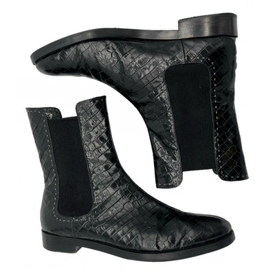 Pre-owned Max Mara Leather Ankle Boots In Black