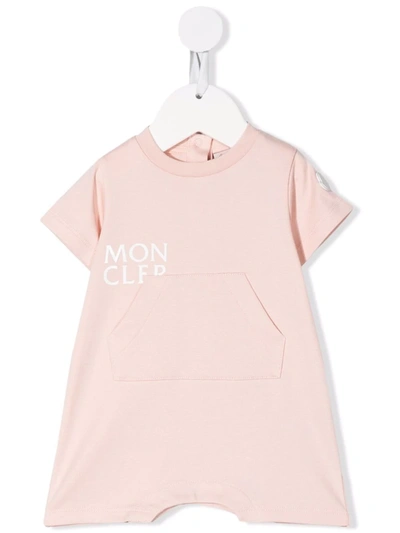 Moncler Babies' Logo印花棉质连体衣 In Pink