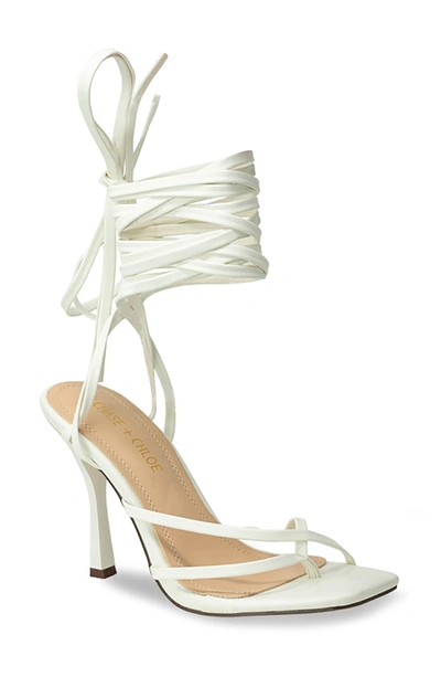 Chase & Chloe ́ Strappy Tie-up Heeled Sandal In White Pu