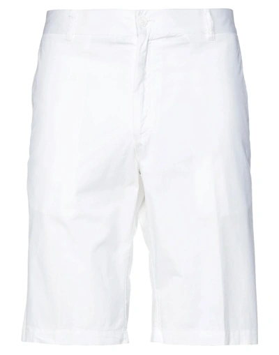 Addiction Shorts & Bermuda Shorts In White