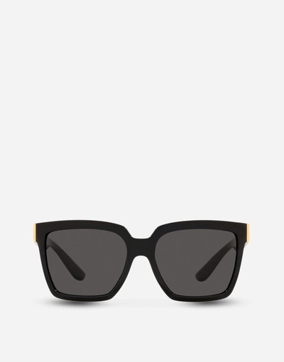 Dolce & Gabbana Modern Print Sunglasses In Black