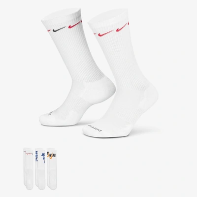 Nike Everyday Plus Cushioned Crew Socks In White/black/multi