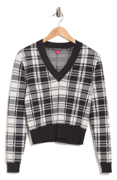 Vince Camuto V-neck Cropped Plaid Sweater In Brown/ Black