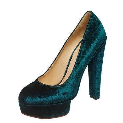 Pre-owned Charlotte Olympia Green Textured Velvet Dolly Platform Pumps Size 39