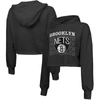 Majestic Threads Black Brooklyn Nets Repeat Cropped Tri-blend Pullover Hoodie In Black