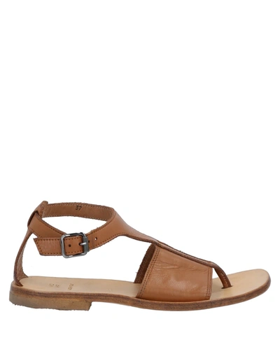 Moma Toe Strap Sandals In Brown