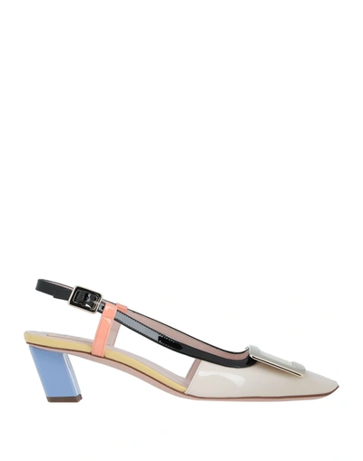 Roger Vivier Pumps In Ivory