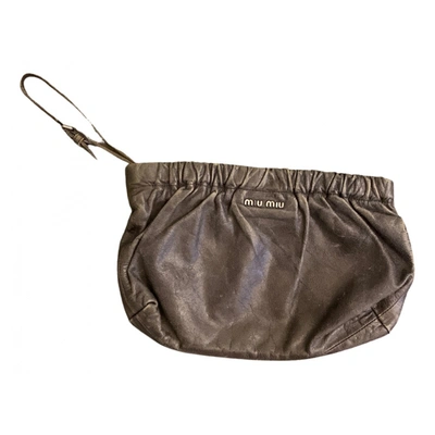 Pre-owned Miu Miu Leather Clutch Bag In Grey
