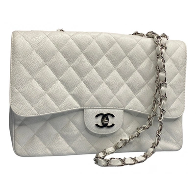 Pre-owned Chanel Timeless/classique Leather Handbag In White