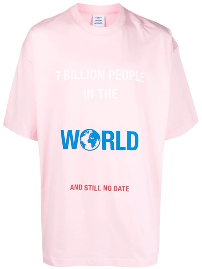 Vetements 'want To Date Me?' T-shirt In Pink