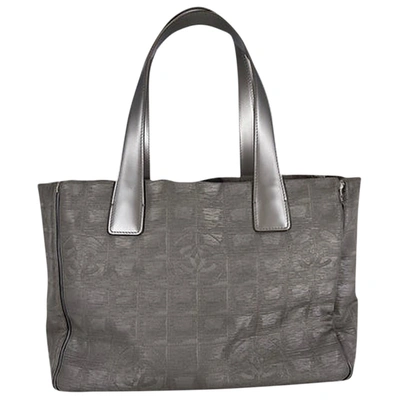 Pre-owned Chanel Cloth Tote In Silver