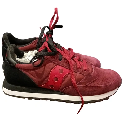 Pre-owned Saucony Low Trainers In Burgundy