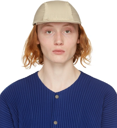 Issey Miyake Off-white Pleats Cap In 03-ivory