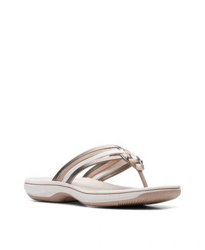 Clarks Women's Breeze Coral Thong Sandals Women's Shoes In Beige