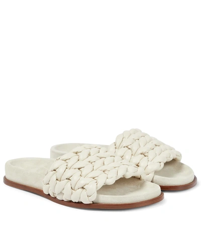 Chloé Kacey Woven Leather Slides In Weiss