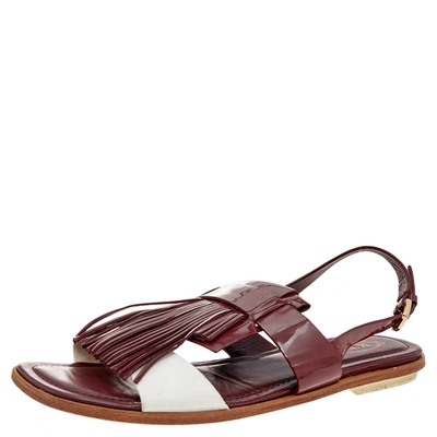 Pre-owned Tod's Burgundy/white Patent Leather And Leather Fringe Flat Sandals Size 38.5