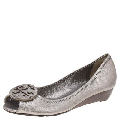Pre-owned Tory Burch Silver Leather Wedge Pumps Size 37.5