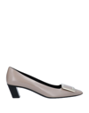 Roger Vivier Pumps In Dove Grey