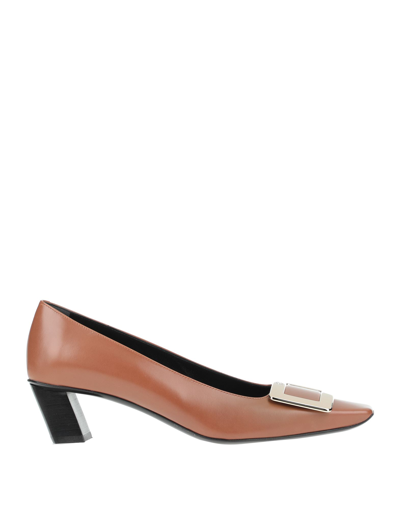 Roger Vivier Pumps In Tan