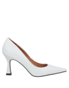 Bibi Lou Pumps In White