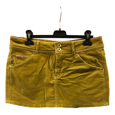 Pre-owned Guess Mini Skirt In Yellow