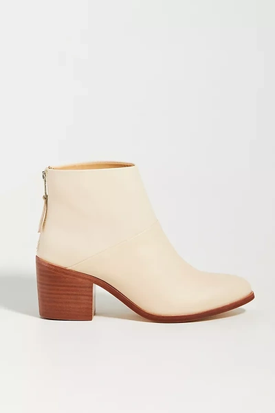 Nisolo Dari Water Resistant Bootie In White