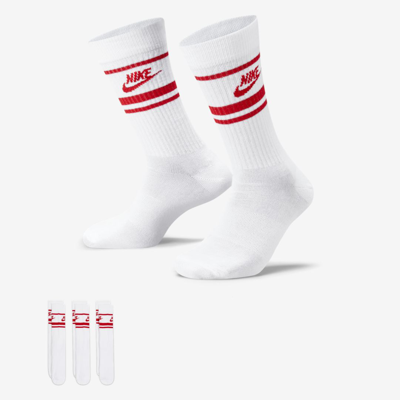 Nike Sportswear Everyday Essential Crew Socks In White