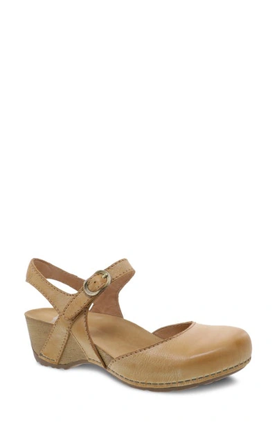 Dansko Tiffani Sandal In Tan Milled Burnished