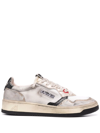 Autry Medalist Super Vintage Low Sneakers In Weiss